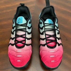 Women Nike VaporMax Plus “Rocket Pop”